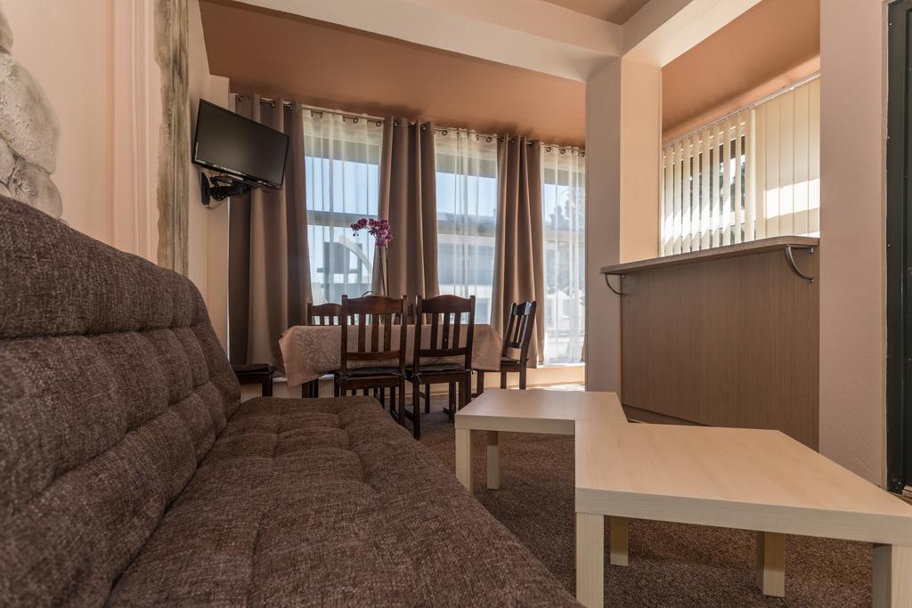 Medziotoju Kiemelis Otel Palanga Dış mekan fotoğraf